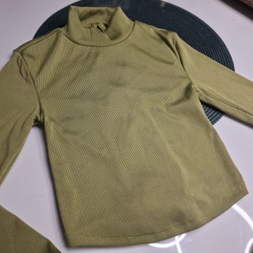 ZELENA MAJICA VEL. S - NOVO - s golim leđima