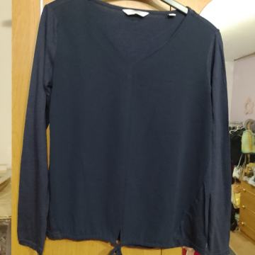 Zenska bluza . ESSENTIALS. Broj 38