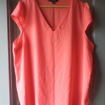 ŽENSKA LAGANA LJETNA MAJICA / TUNIKA 46 - 48 XL