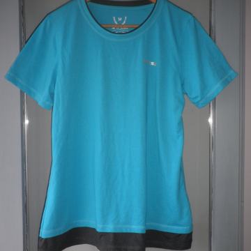 ŽENSKA LAGANA PAMUČNA MAJICA 38 - 40 M