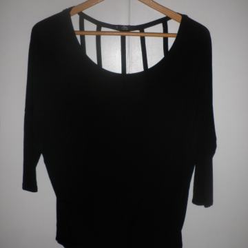 ŽENSKA LAGANA PAMUČNA MAJICA 40 M / L