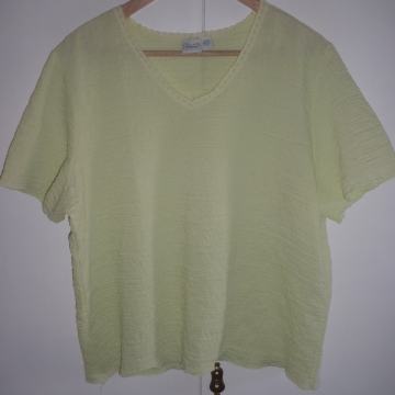 ŽENSKA LAGANA PAMUČNA MAJICA / TUNIKA 46 XL