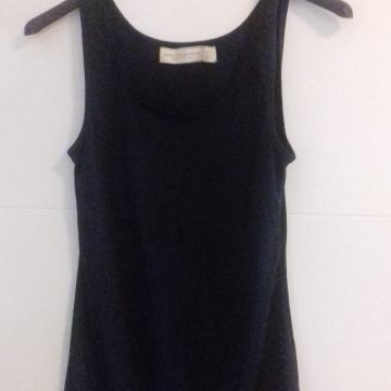 zenska majica na britele