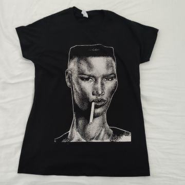 Ženska majica kratki rukava sa Grace Jones printom, **nova, nenošena**