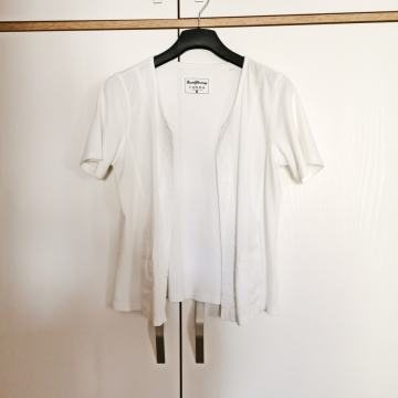 Ženska pamučna bijela majica - blejzer bez kopčanja CANDA broj M - L