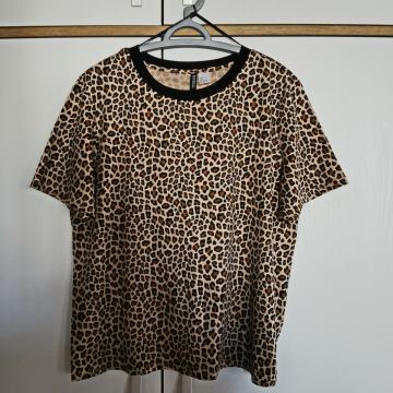 Nova ženska pamućna majica original DIVIDED H&M broj L - leopard uzora