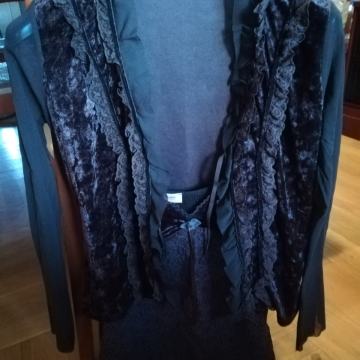 Ženski top i bluza na vezanje