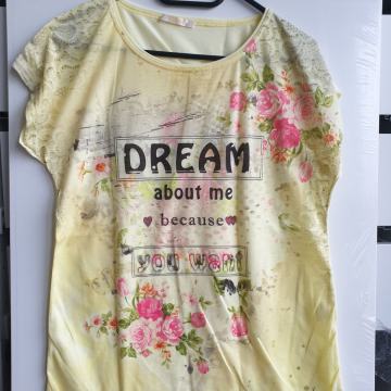 Žuta majica s natpisom S / M