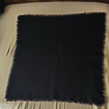 Topla crna vunena marama sa resama