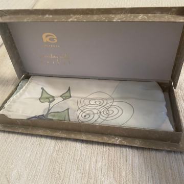 Zenska svilena marama rucno oslikana VIS Varazdin - unikat