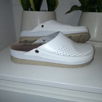 Kožne natikače vel 38 troškovi slanja u cijeni