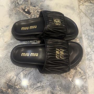 MIU MIU natikače nove