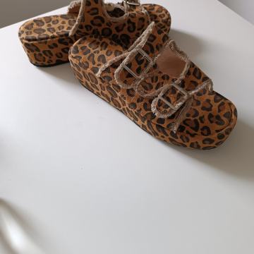 MODNE natikace  NOVE