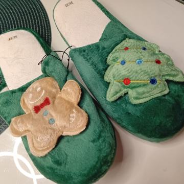 BOŽIČNE KUĆNE PAPUČE-NATIKAČE  BR. 36/37  NOVO