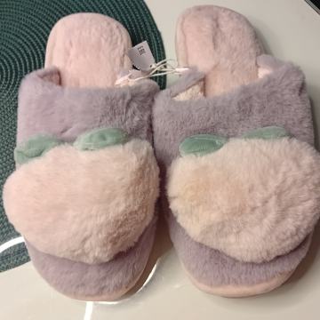 KUĆNE PAPUČE-NATIKAČE  BR. 36/37  NOVO