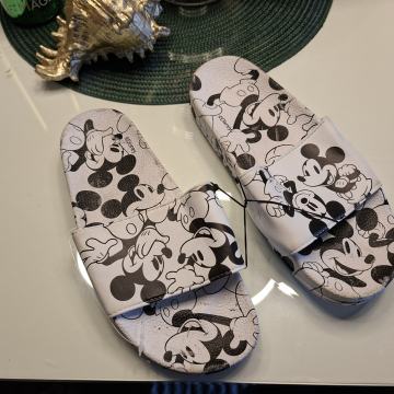 BIJELE PAPUČE NA MIKI MAUSA BR 36 i BR.37 - NOVO
