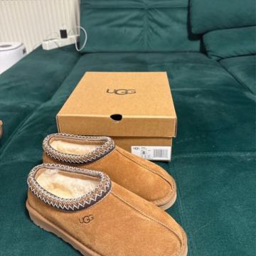 Prodajem Nove UGG - Ženski model - 39
