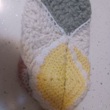 Ručno pletene ženske papuče