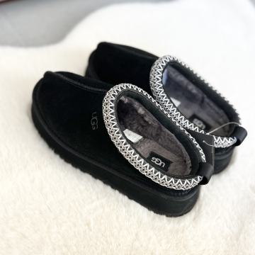 UGG TAZZ 38 broj NOVO ORGINAL