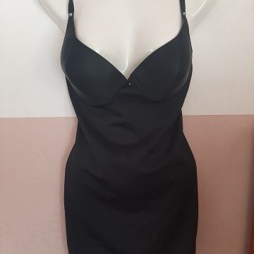 Ženski stezni kombine Triumph