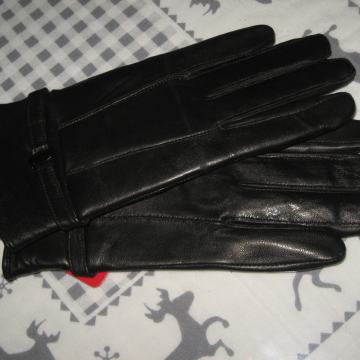 CRNE PRAVA KOŽA RUKAVICE VEL. M i S - NOVO S ETIKETOM