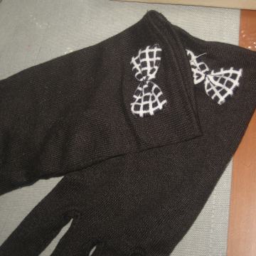 NOVE CRNE RUKAVICE VEL. UNI