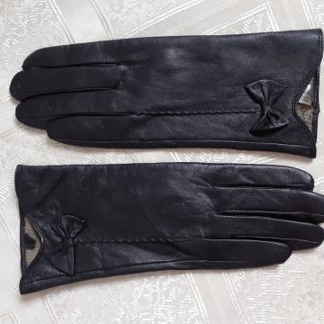 Nove kožne rukavice