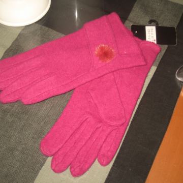 NOVE RUKAVICE VEL. UNI