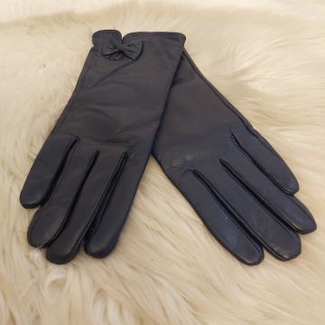 ženske plave kožne rukavice