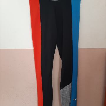 Nove ženske tajice Nike