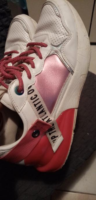 A T.M.br 39 tenisice kvalitetne udobne i lijepe