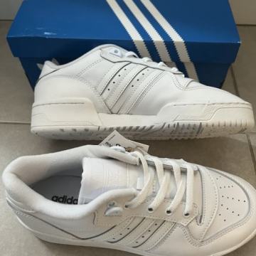 Nove Adidas 38,5