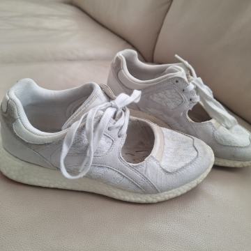 ADIDAS BOOST br 39.1/3