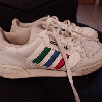Adidas br.37/1/3kožne kvalitetne i vrlo udobne tenisice
