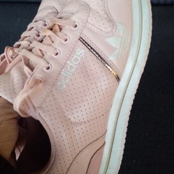 Adidas br.40 kvalitetne udobne tenisice očuvane