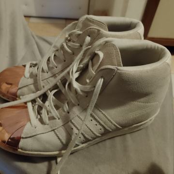 Adidas br.41 kvalitetne kožne udobne tenisice s podestom očuvane