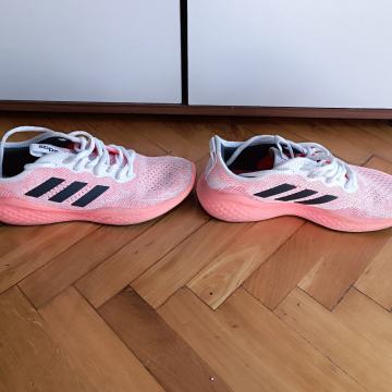 Adidas florescentno narančaste tenisice, br. 37,5