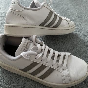 Adidas kožne  tenisice vel.40