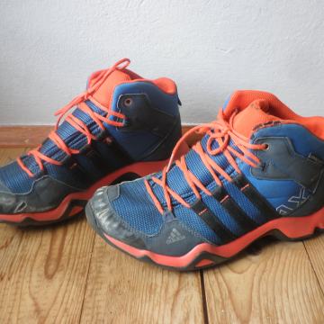 ADIDAS - LAGANE ŽENSKE TENISICE / GOJZERICE 38