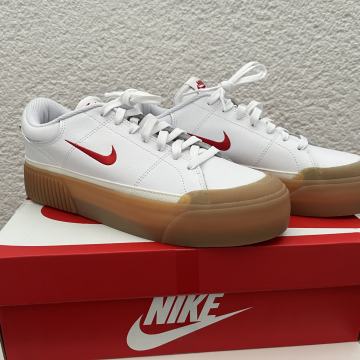 Nike Court Legacy Lift university red vl. 42