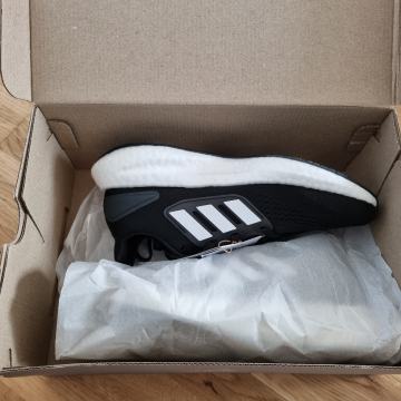 Adidas Pureboost 22 -NOVO
