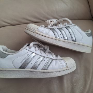 Adidas SUPERSTAR kozne tenisice br 36