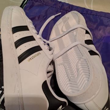 ADIDAS TENISICE ORIGINAL.NOVO!!! Vel 8 am. Broj