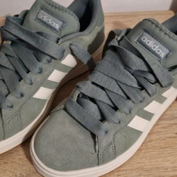 Adidas 42, ORGINAL,NOVE