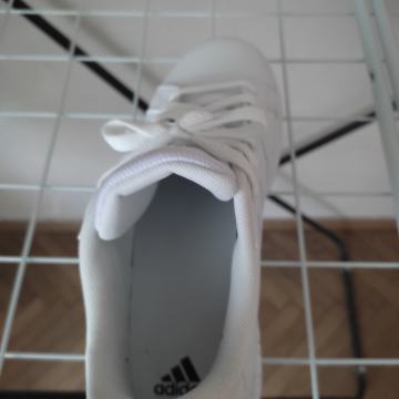 Adidas tenisice BIJELE br.38 NOVO