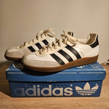 Adidas UNIVERSAL, vintage