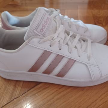 Adidas vel 37 1/3