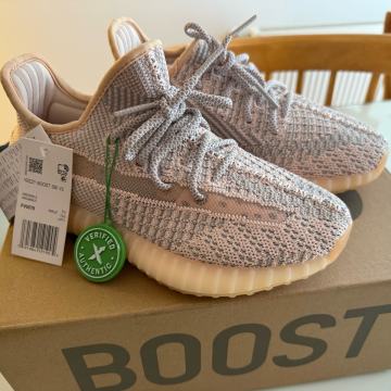 Adidas Yeezy Boost 350 v2  38br