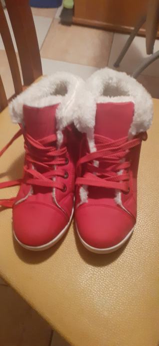 Anamaria br.37 nove kožne postavljene gležnjače kvalitetne