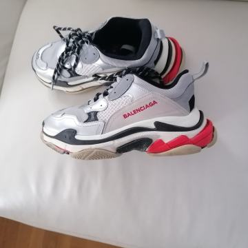 Balenciaga tenesice br 40